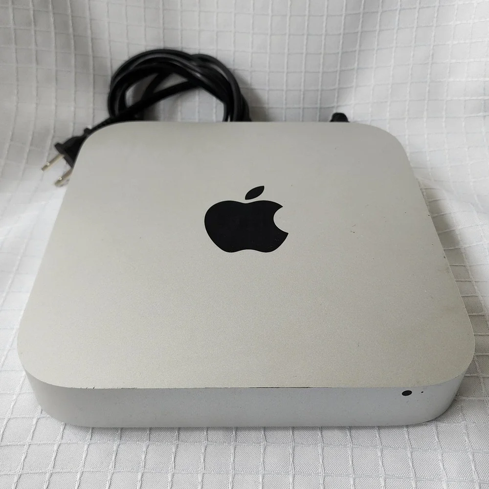 Apple Mac Mini A1347 Late 2014 EMC 2840 Powers on Locked For Parts‎ and Repair